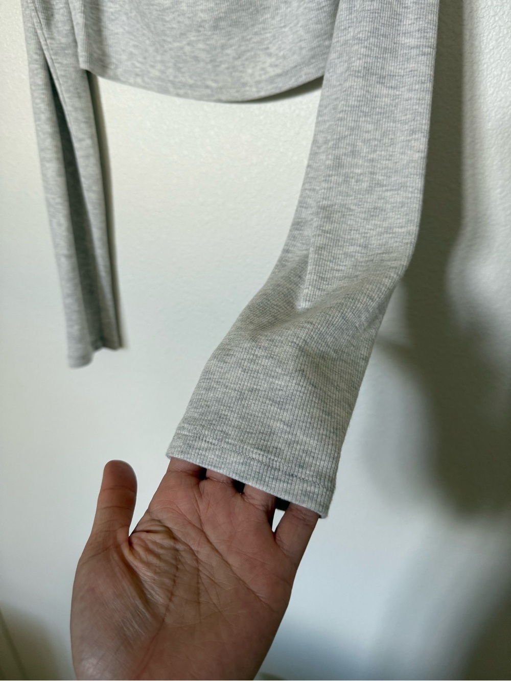 Garage Light Gray Off-Shoulder Ribbed Crop Top - Picture 4 of 5